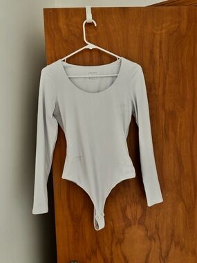 UNIQLO LONG SLEEVE BODY SUIT